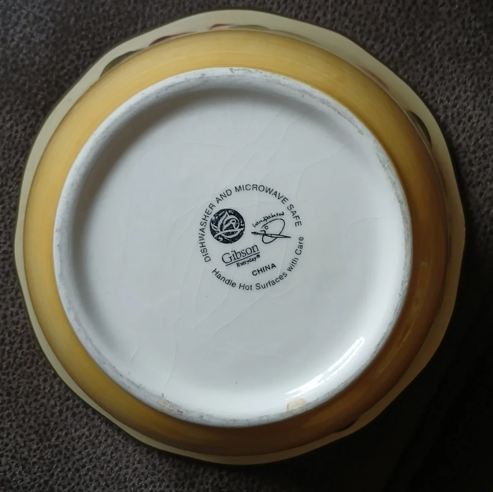 Gibson Everday Tuscan Design Bowls (2) Yellow, Green, Burgundy